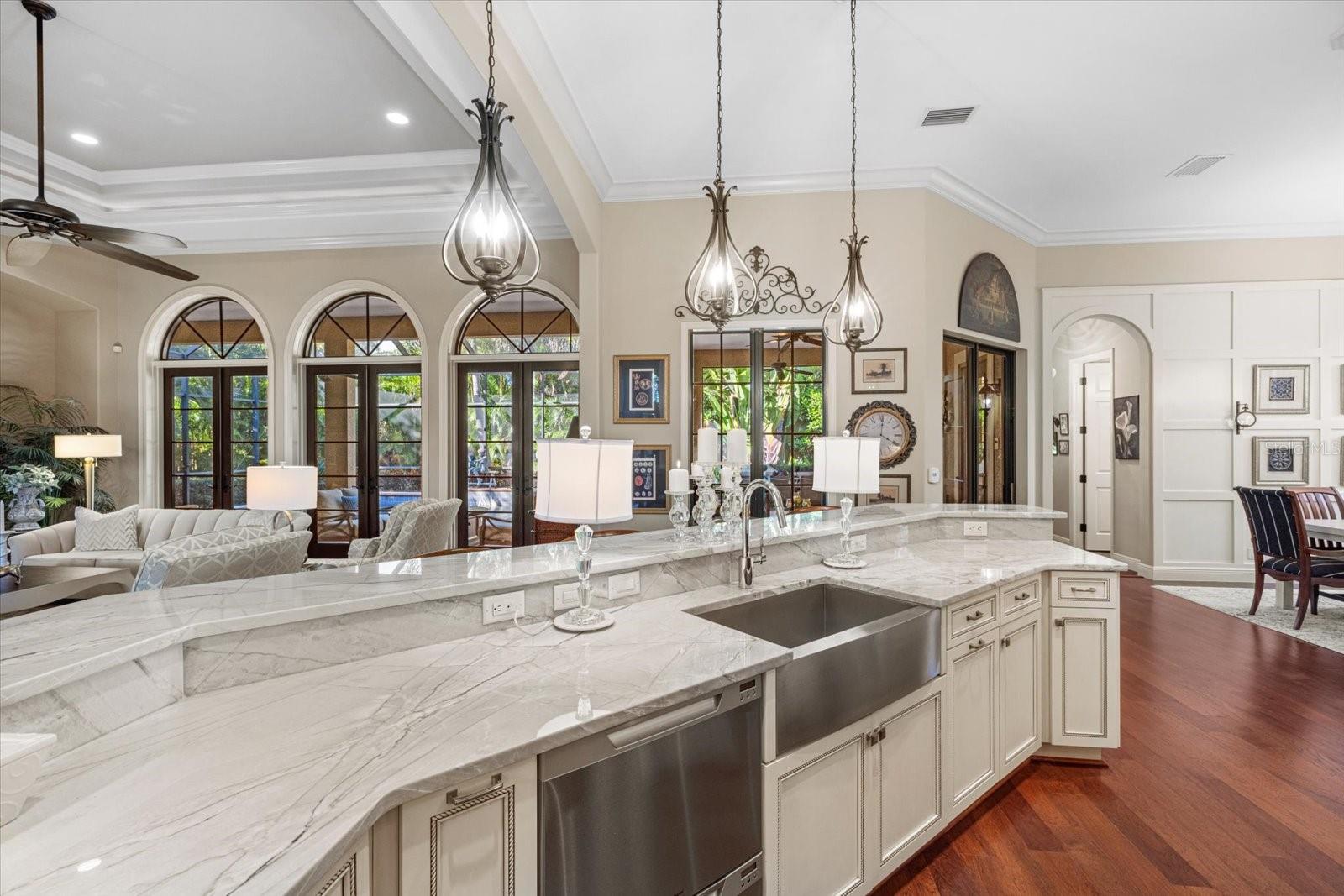 Image 18 of 77 For 612 Armada Road S