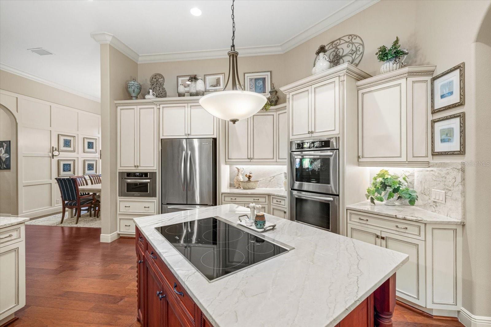 Image 19 of 77 For 612 Armada Road S