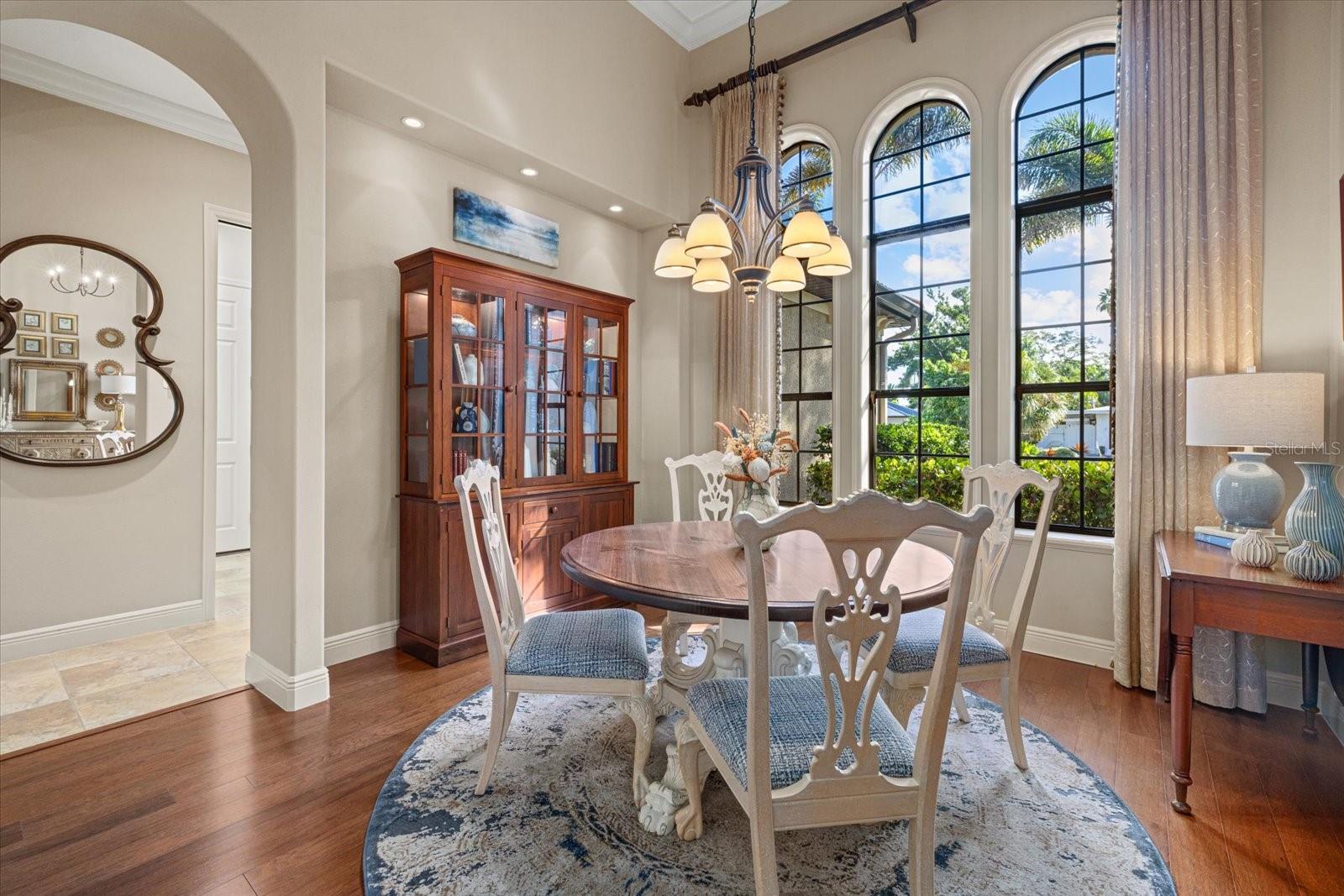 Image 22 of 77 For 612 Armada Road S