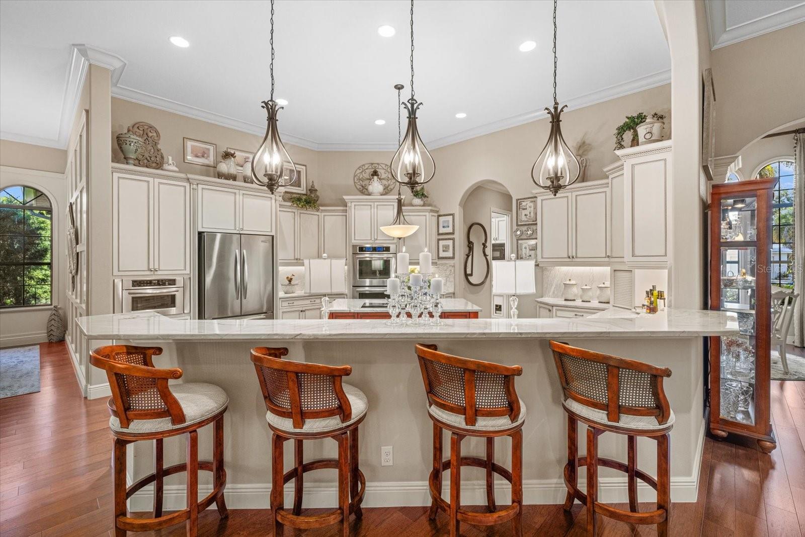 Image 4 of 77 For 612 Armada Road S