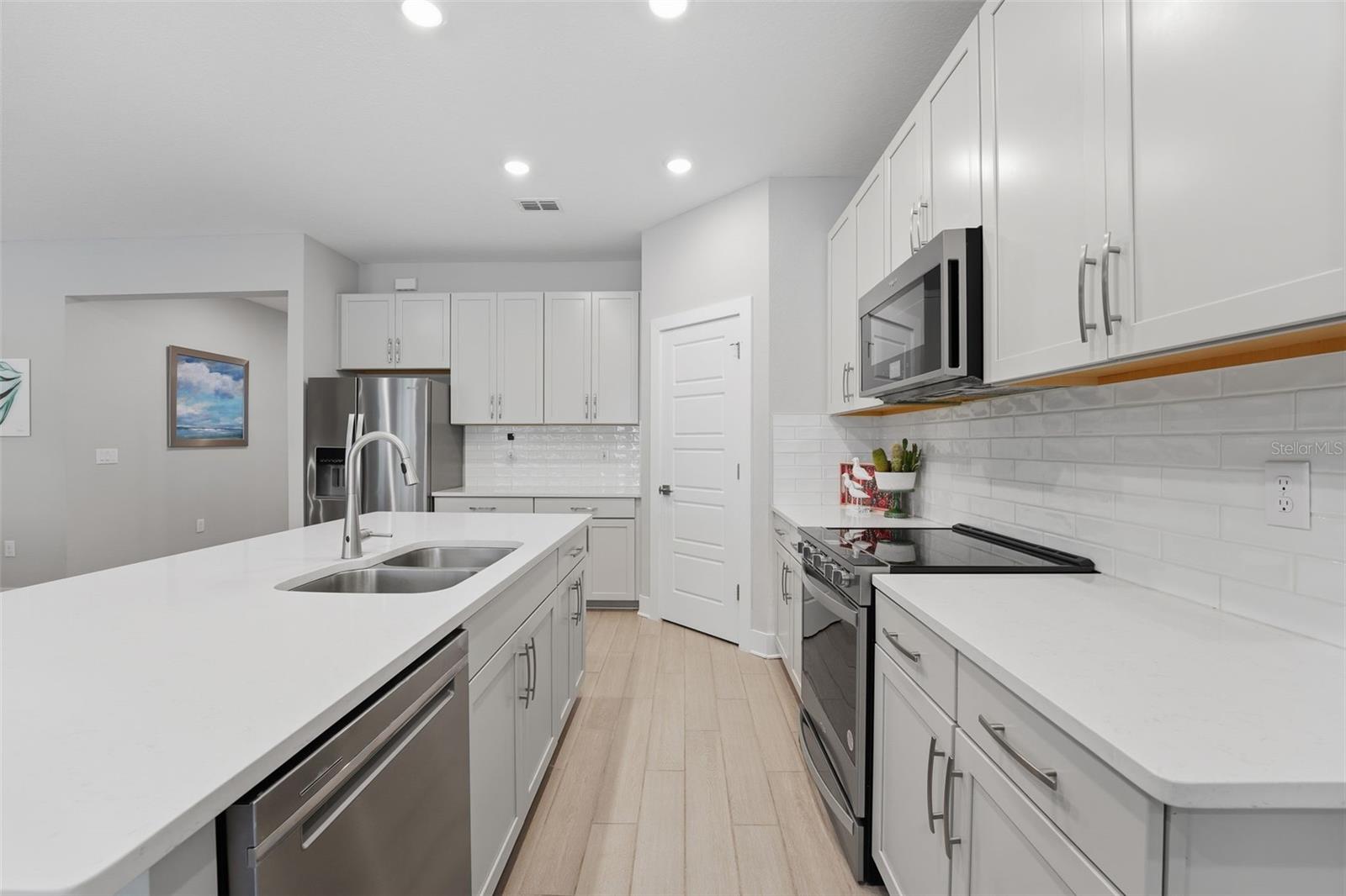 Image 12 of 38 For 341 Daylily Boulevard