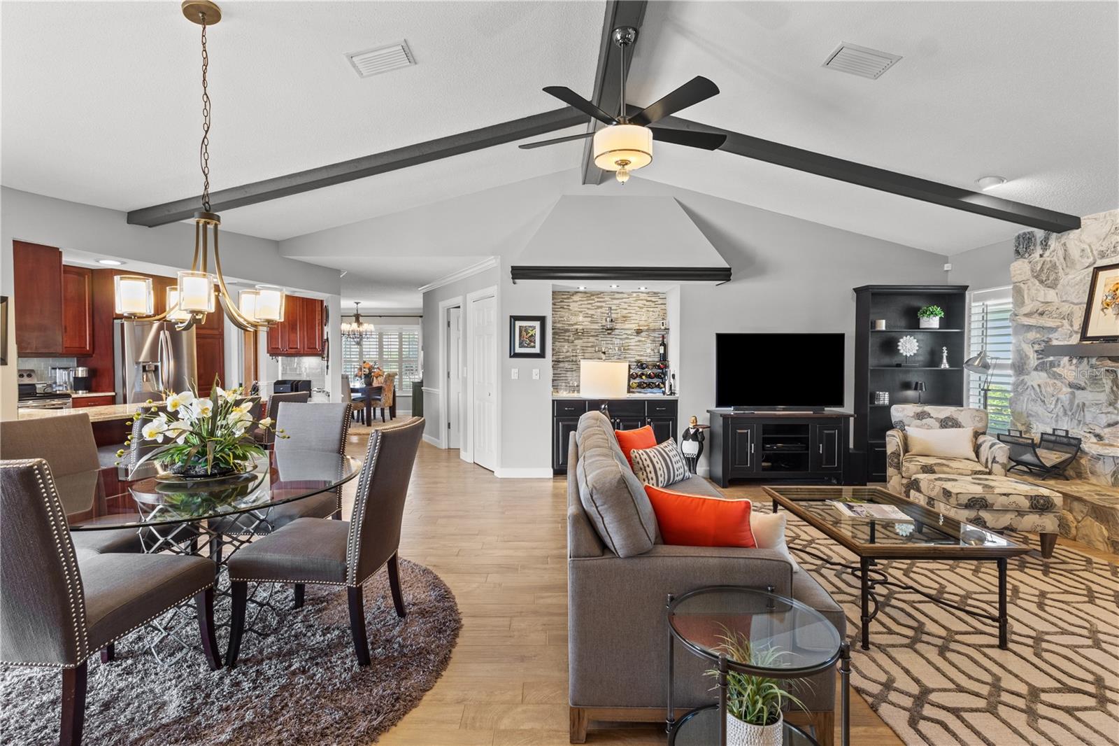 Image 13 of 64 For 557 Warwick Court