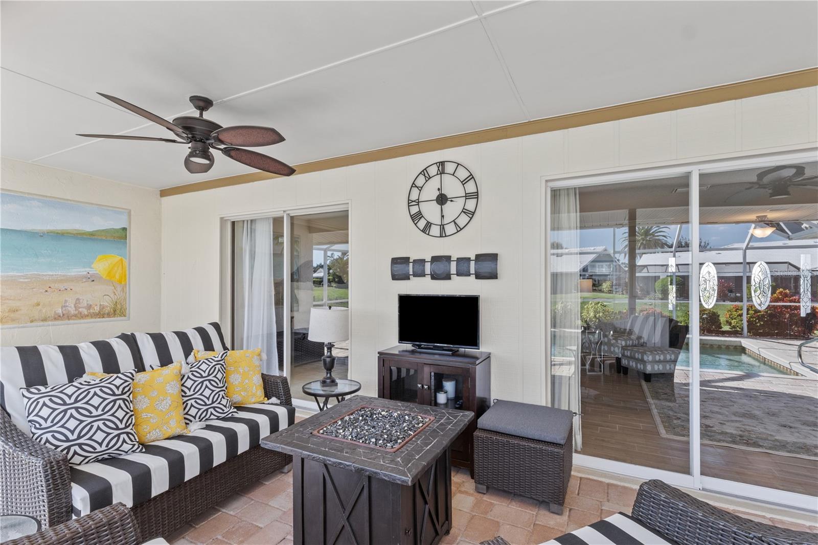 Image 20 of 64 For 557 Warwick Court