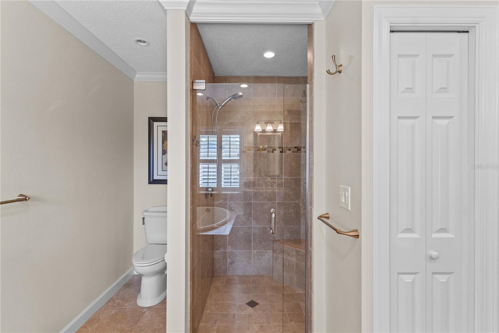 Image 30 of 64 For 557 Warwick Court