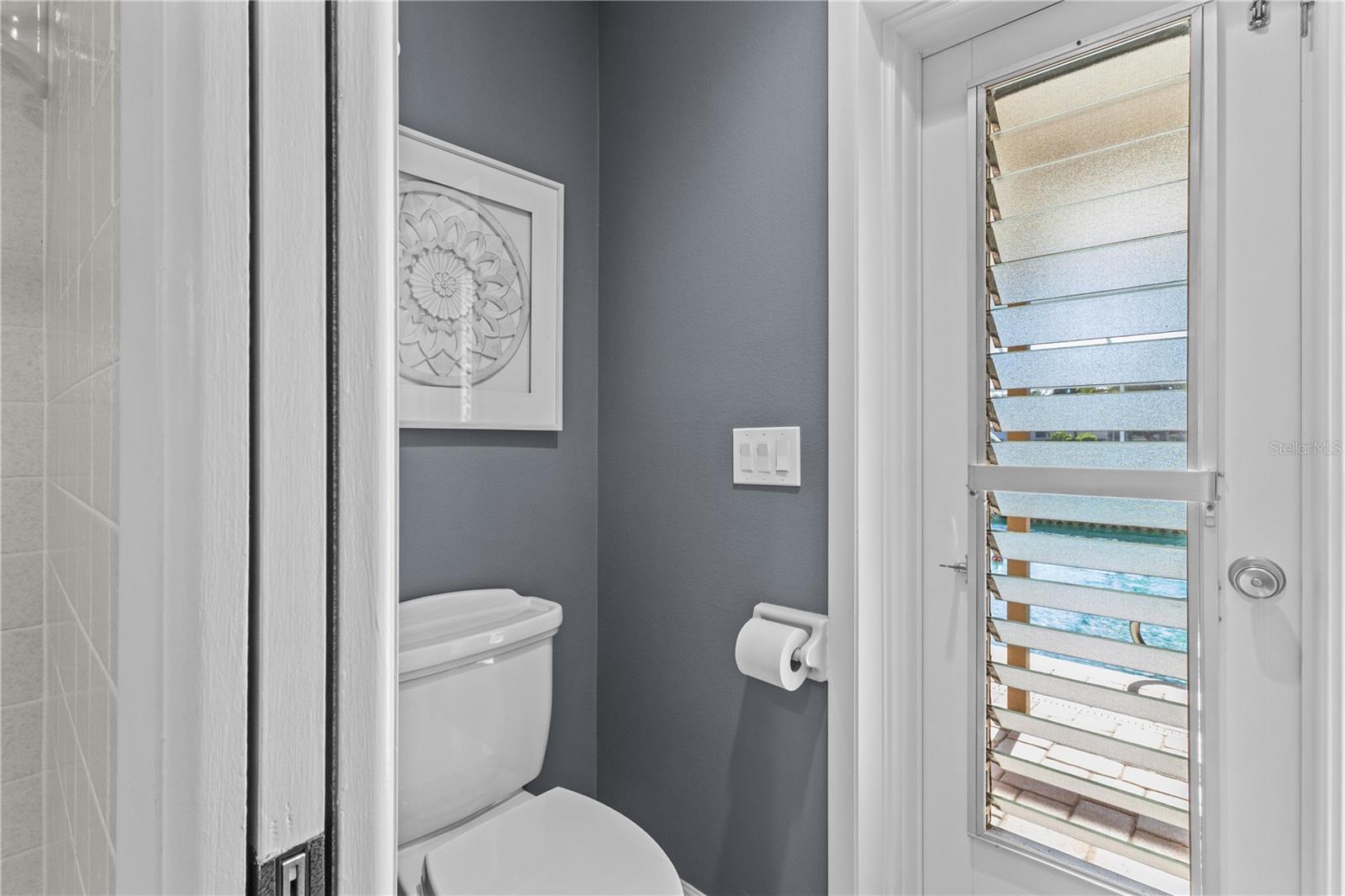 Image 38 of 64 For 557 Warwick Court