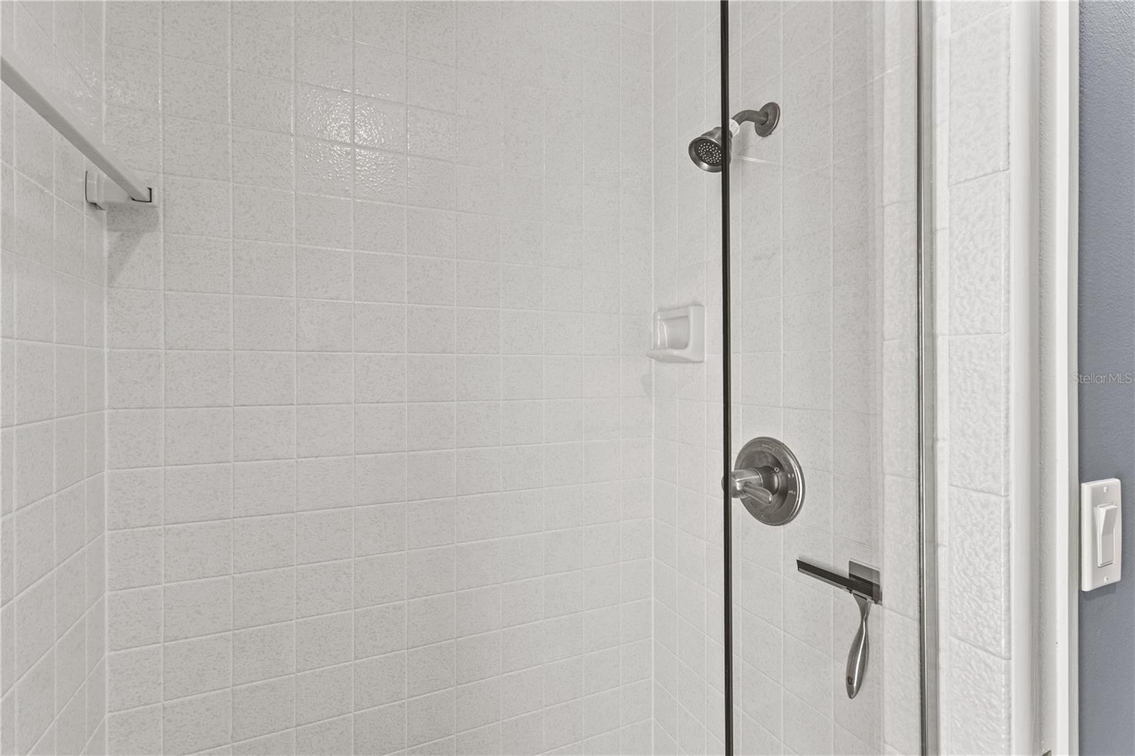 Image 39 of 64 For 557 Warwick Court