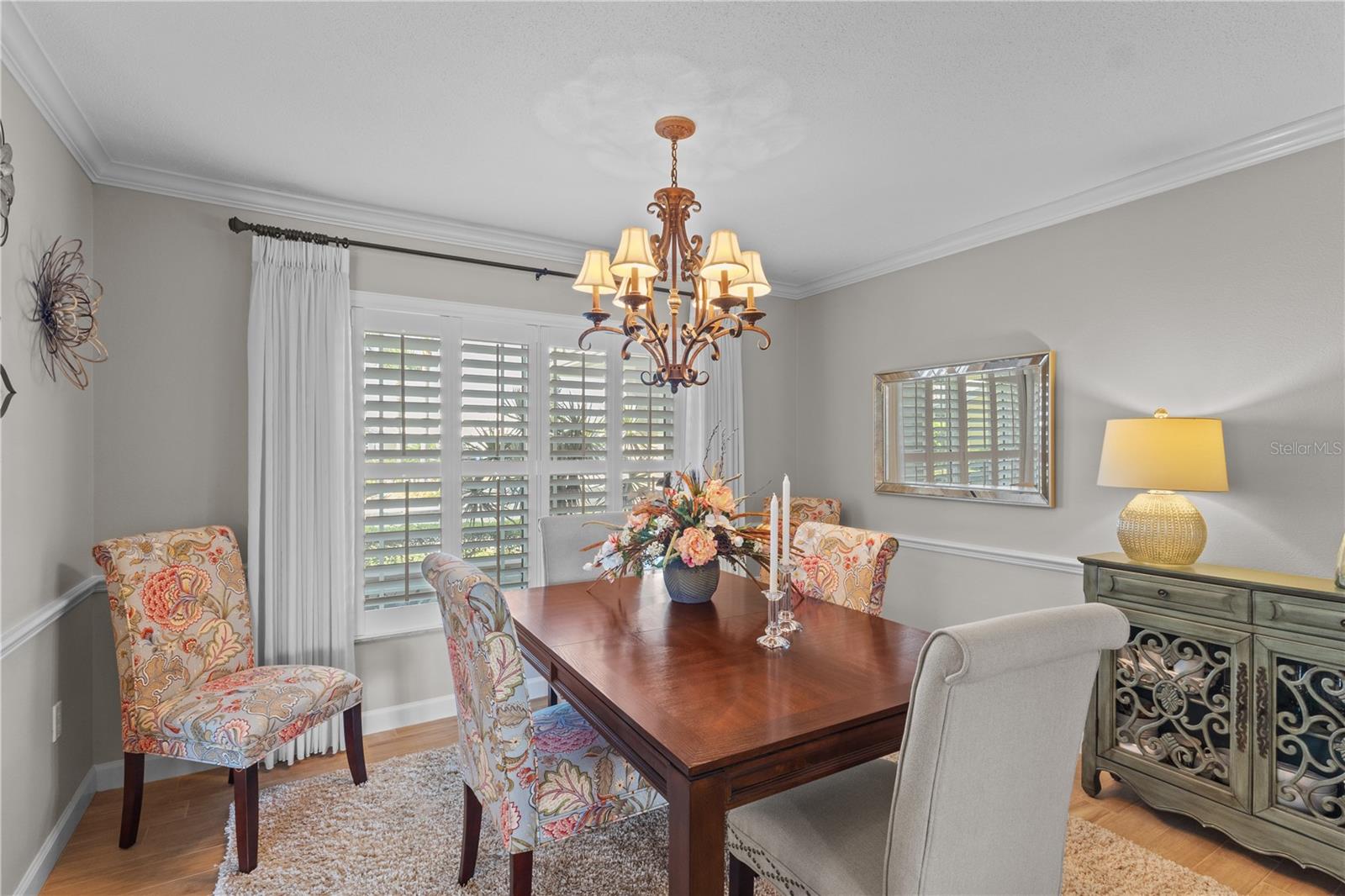 Image 7 of 64 For 557 Warwick Court