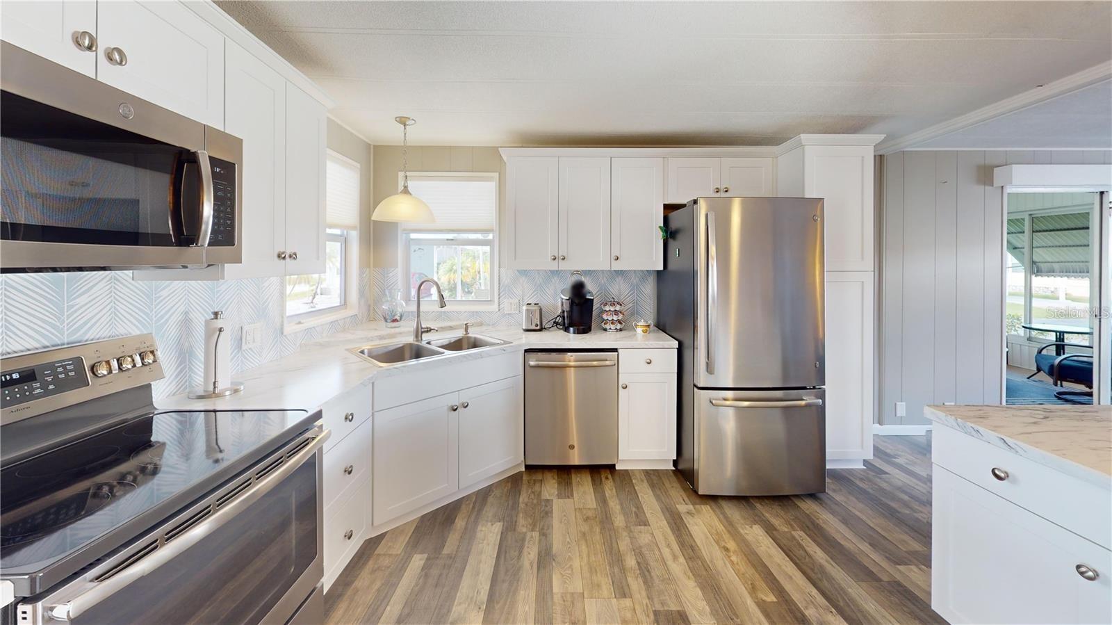 Image 3 of 25 For 218 Palm Air Drive