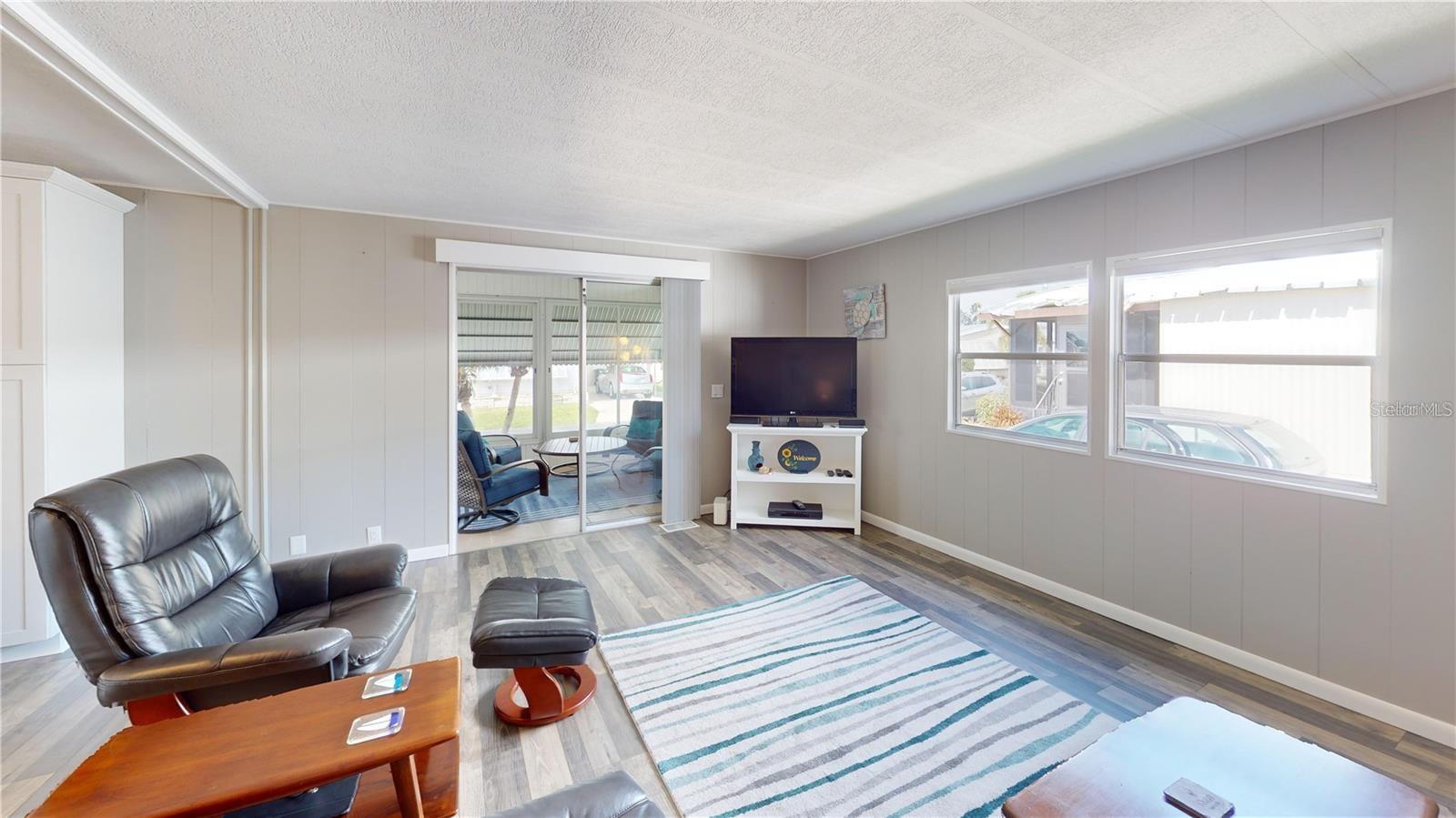 Image 9 of 25 For 218 Palm Air Drive