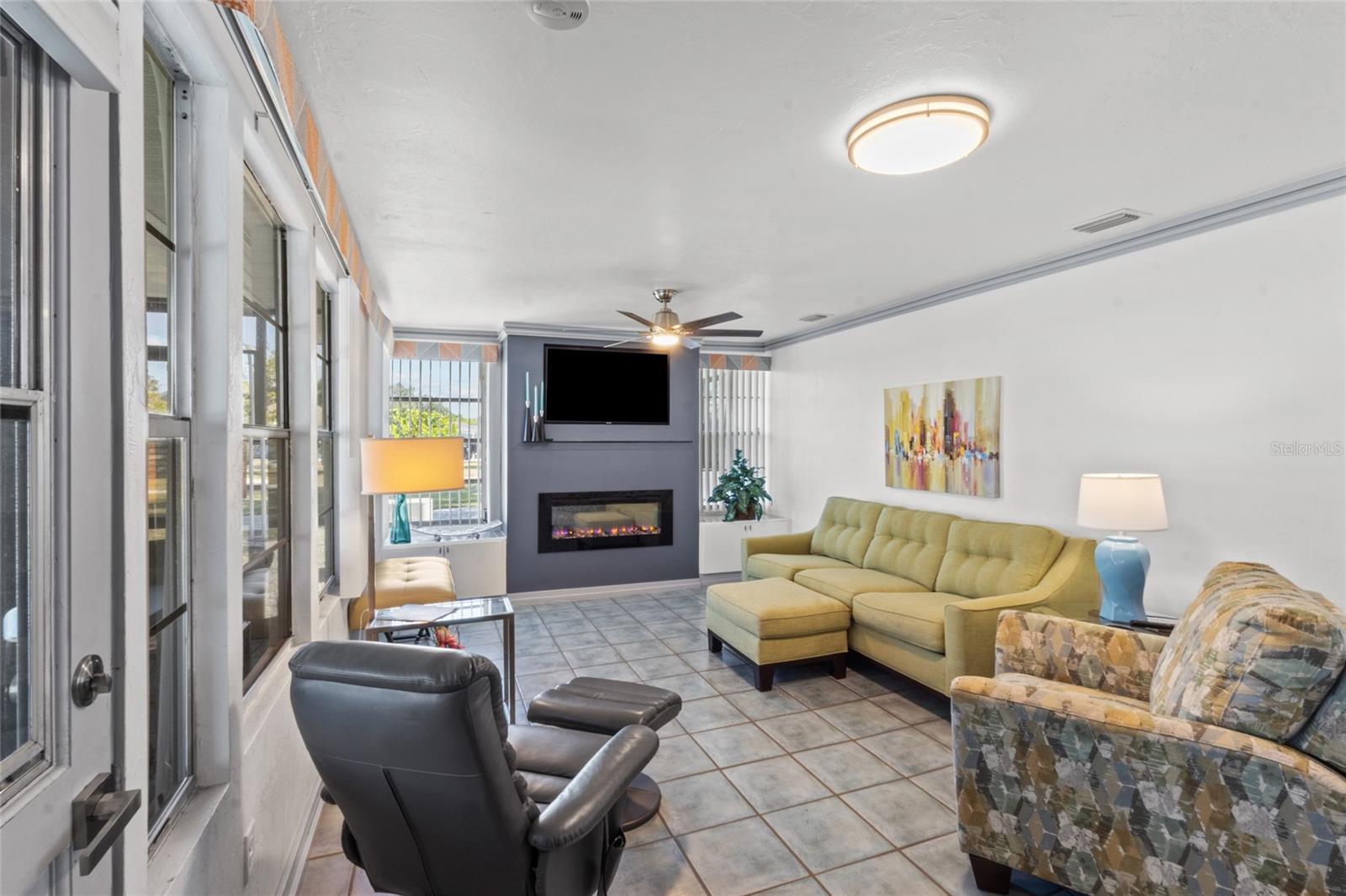 Image 10 of 46 For 11 1st Street E