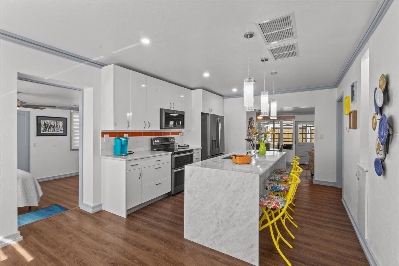 Image 5 of 46 For 11 1st Street E