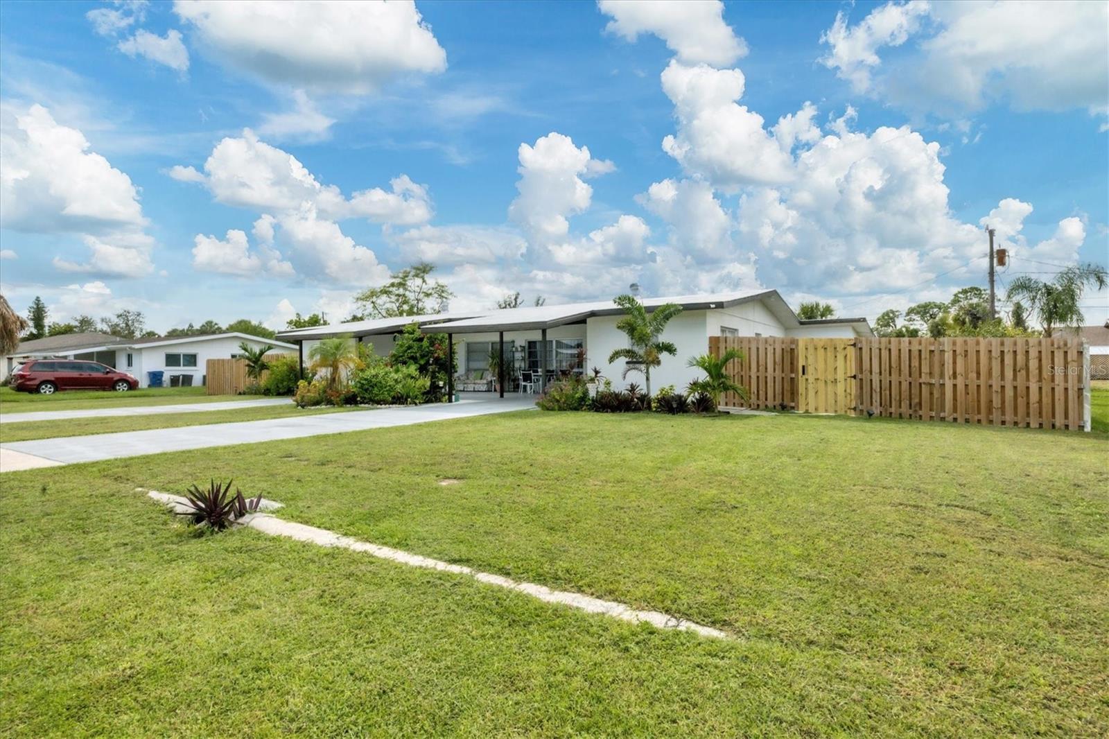 Image 9 of 57 For 438 Granada Boulevard