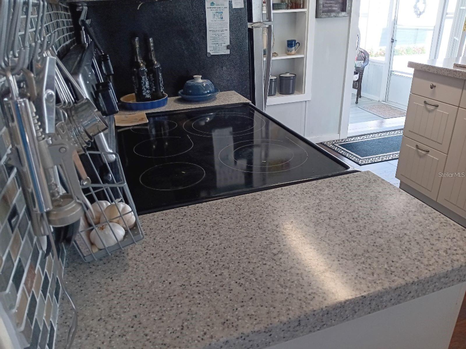 Image 17 of 46 For 858 Green Circle