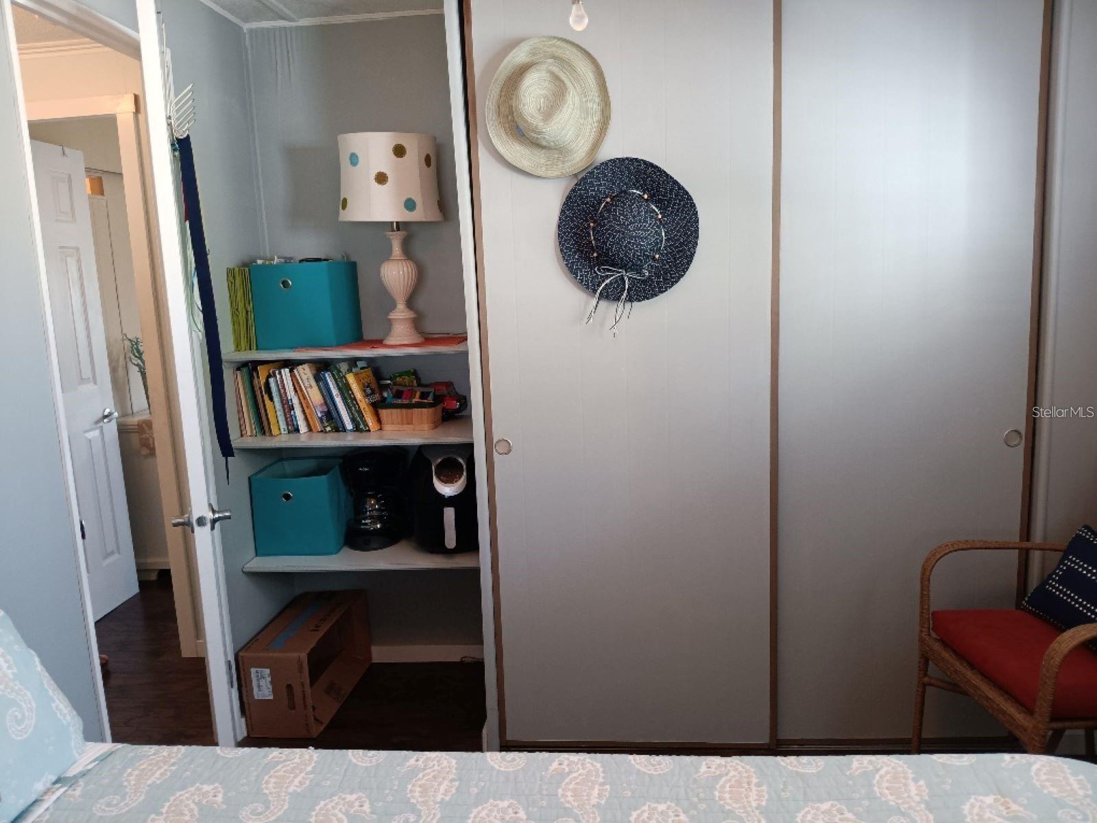 Image 24 of 46 For 858 Green Circle