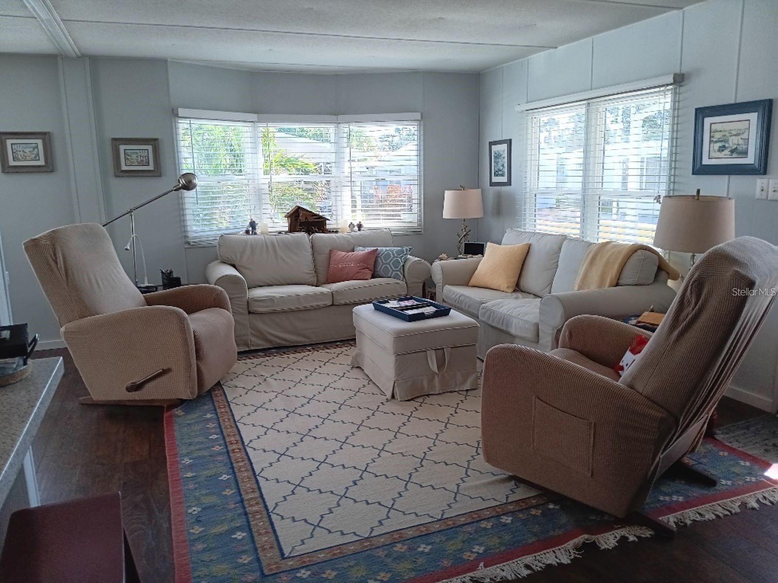 Image 4 of 46 For 858 Green Circle