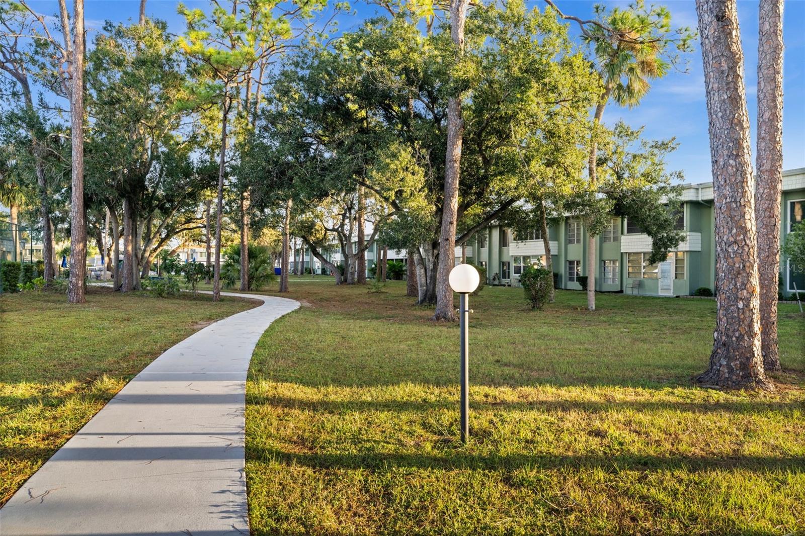 Image 28 of 39 For 21260 Brinson Avenue 106