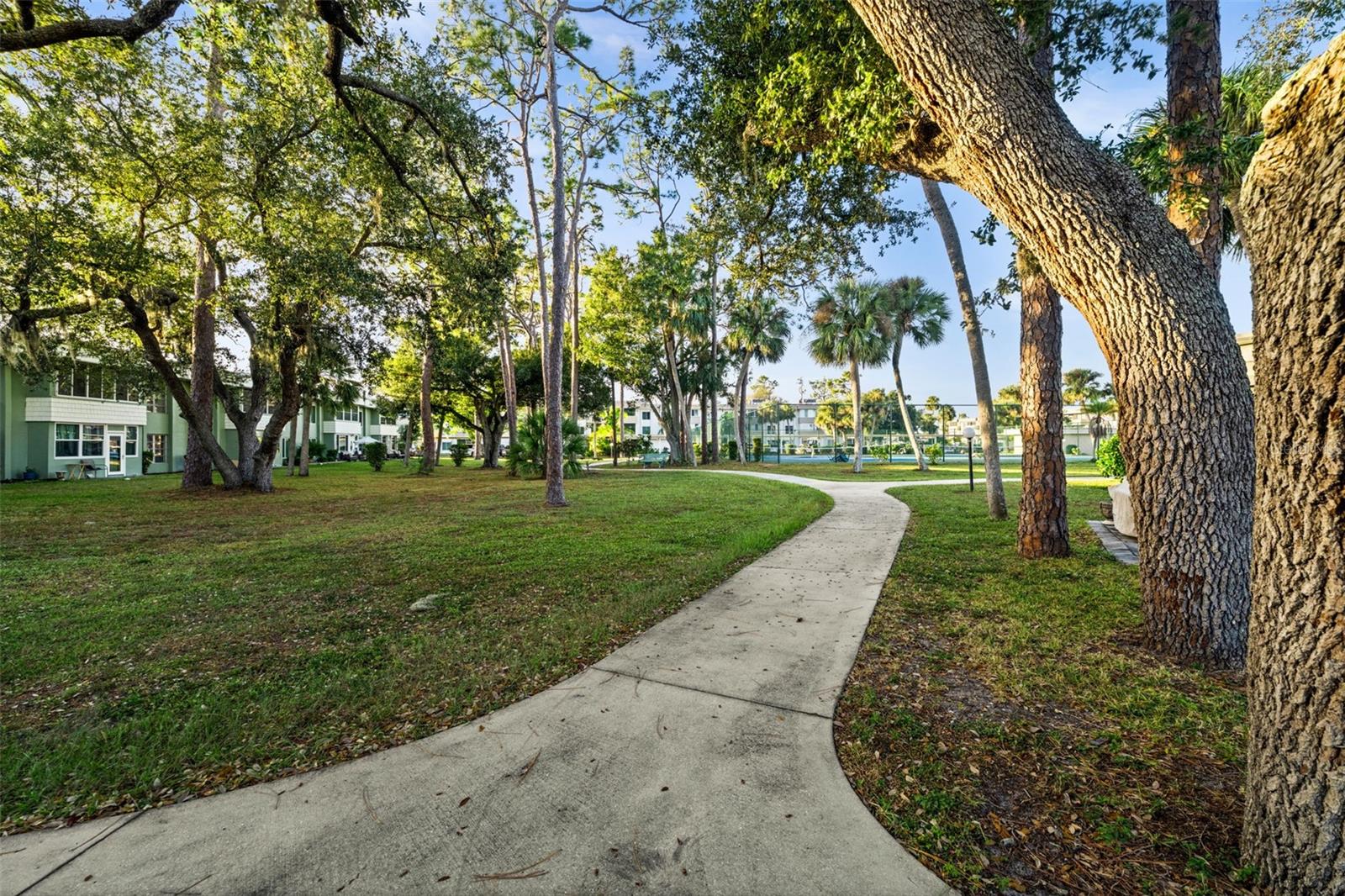 Image 30 of 39 For 21260 Brinson Avenue 106