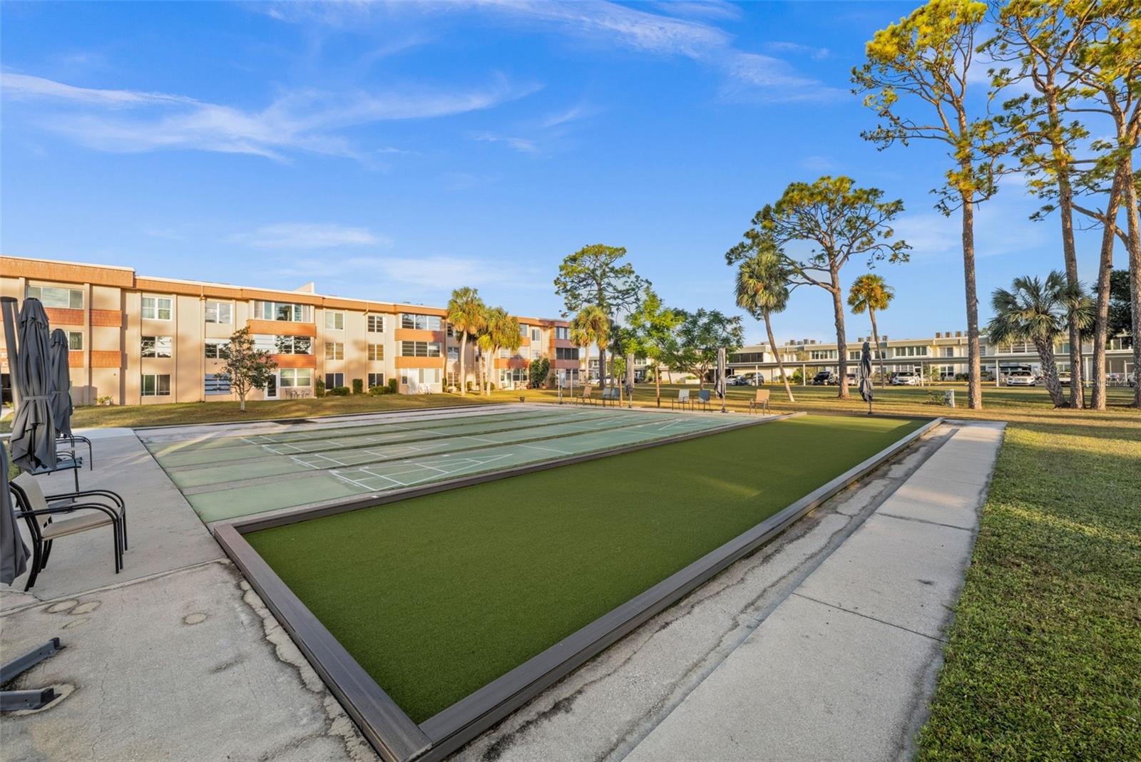 Image 31 of 39 For 21260 Brinson Avenue 106