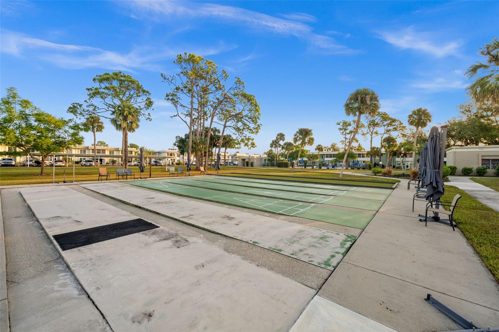 Image 32 of 39 For 21260 Brinson Avenue 106