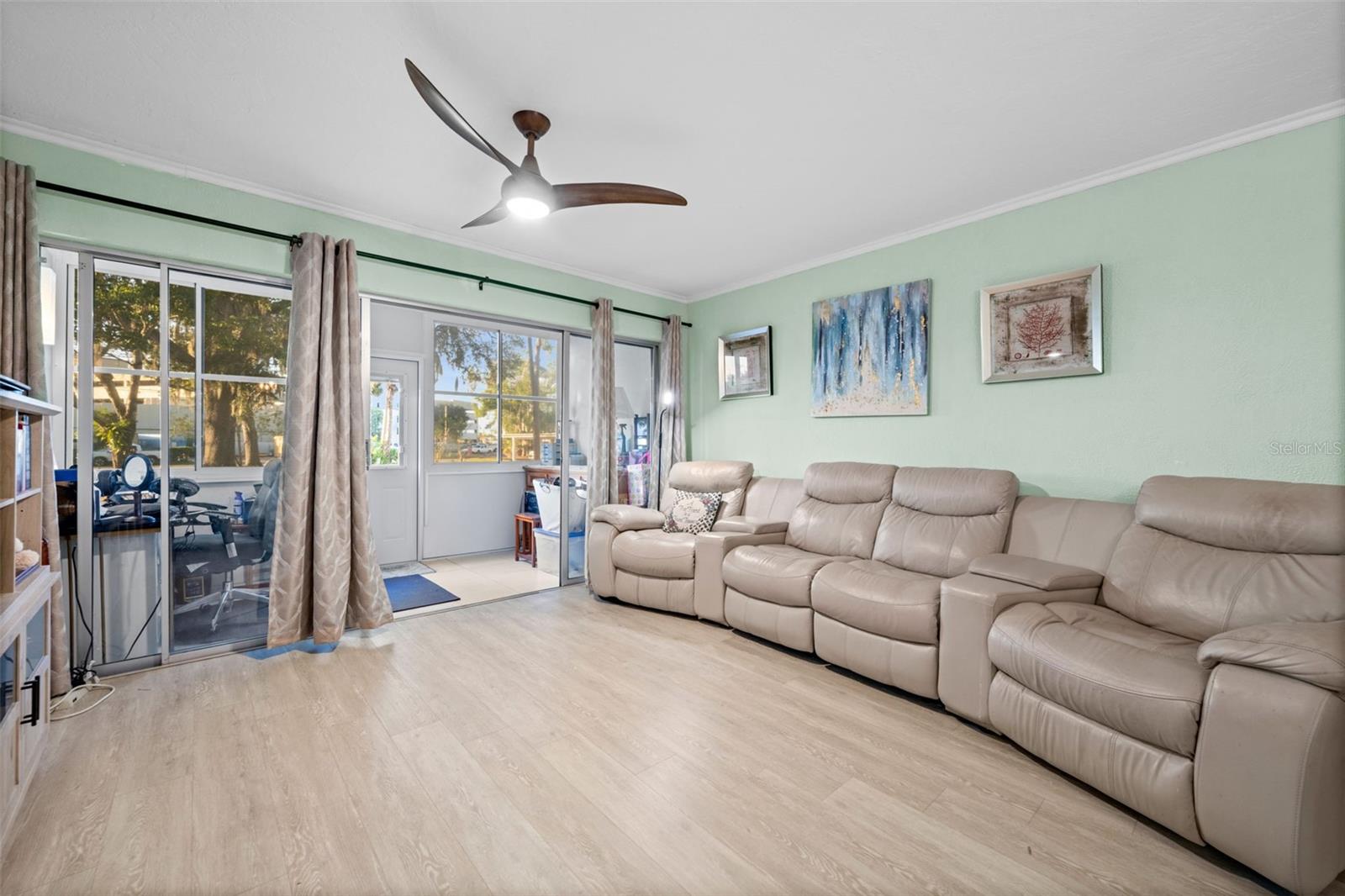 Image 7 of 39 For 21260 Brinson Avenue 106