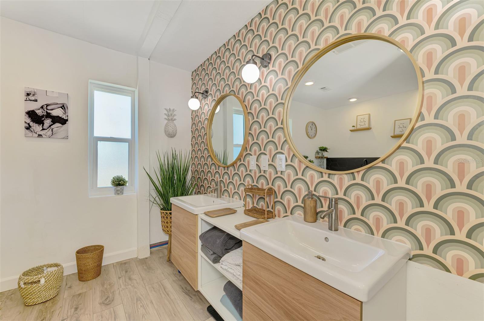 Image 10 of 35 For 4321 Shamrock Drive