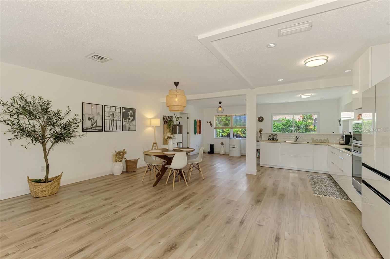 Image 18 of 35 For 4321 Shamrock Drive