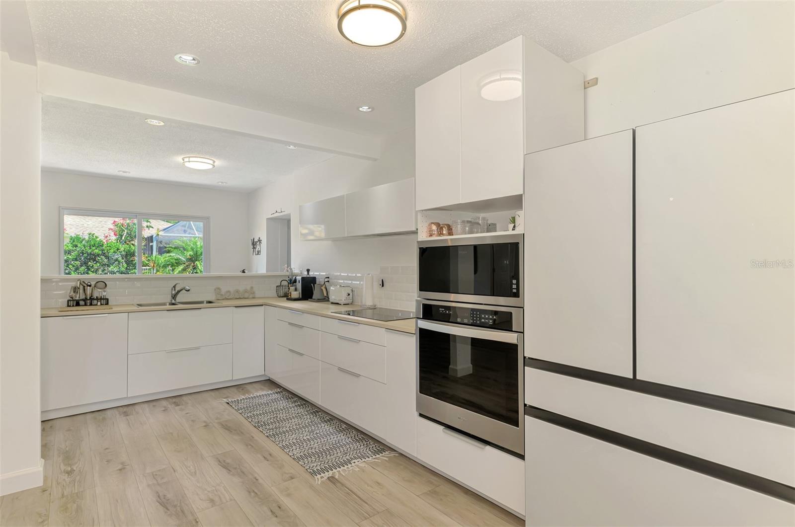 Image 20 of 35 For 4321 Shamrock Drive