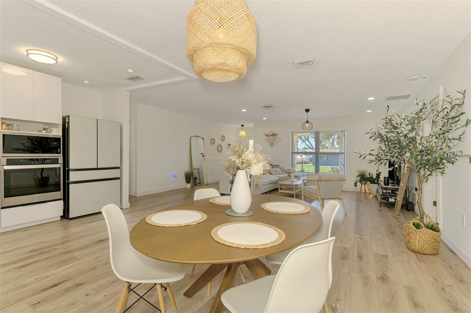 Image 25 of 35 For 4321 Shamrock Drive