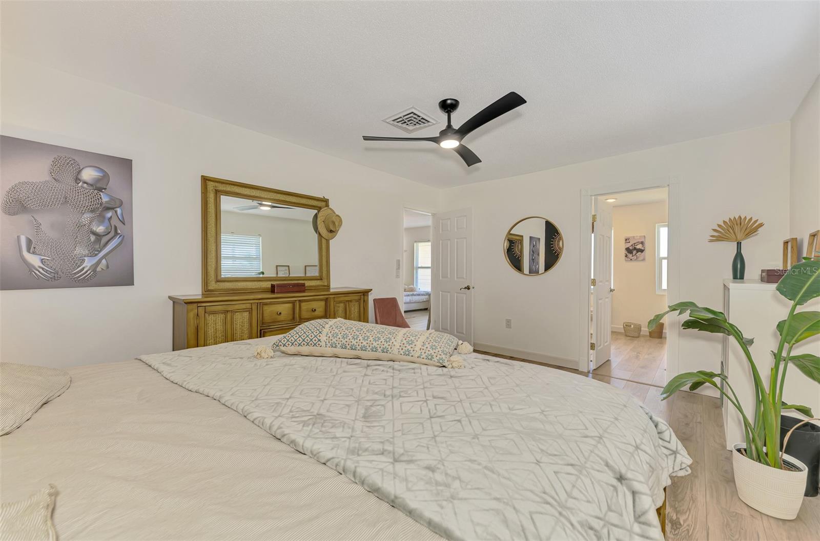 Image 27 of 35 For 4321 Shamrock Drive