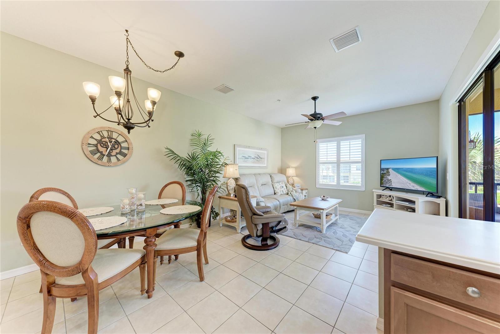 Image 23 of 64 For 4050 Overture Circle 467