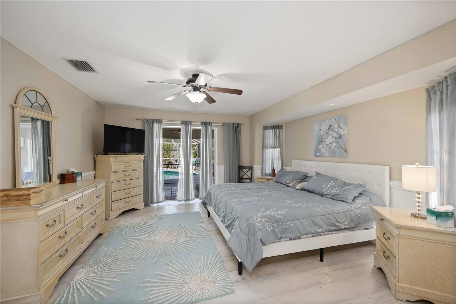 Image 15 of 56 For 23454 Rocket Avenue