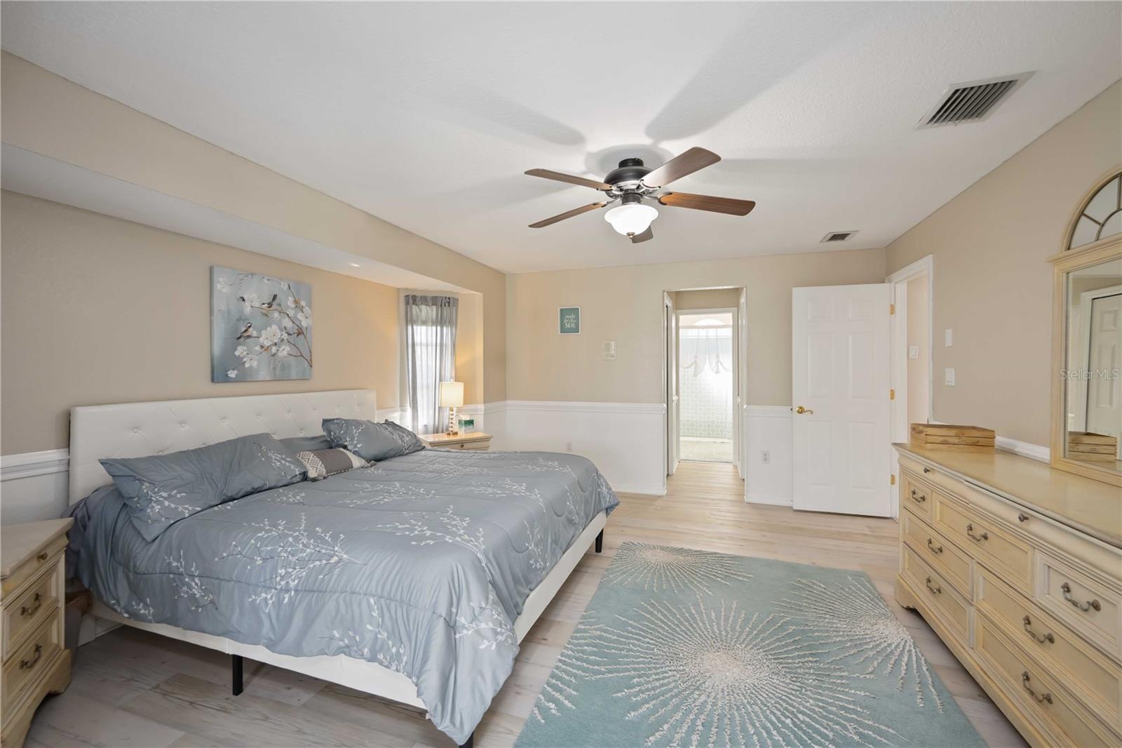 Image 17 of 56 For 23454 Rocket Avenue