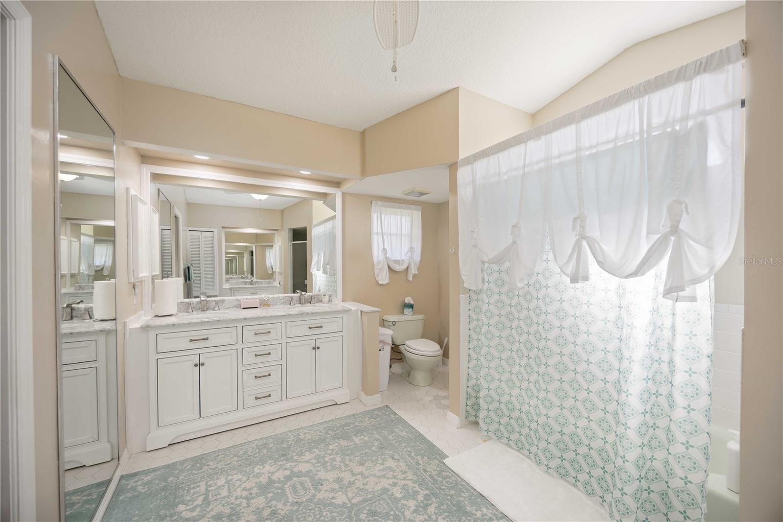 Image 18 of 56 For 23454 Rocket Avenue