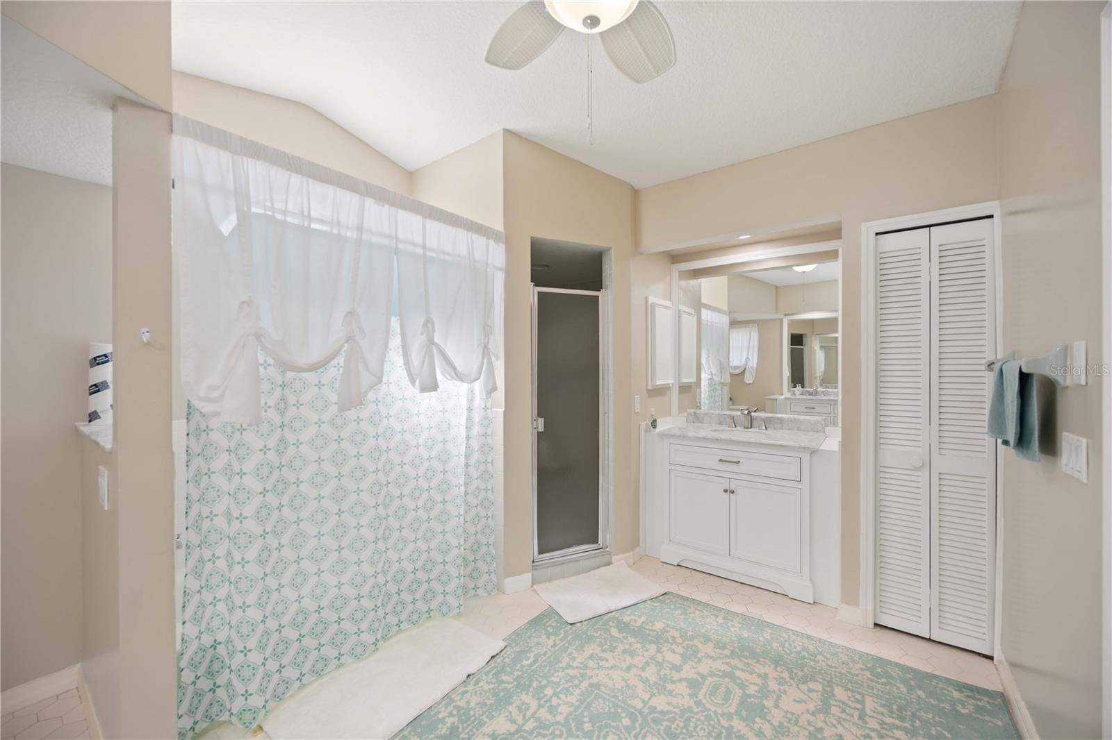 Image 20 of 56 For 23454 Rocket Avenue