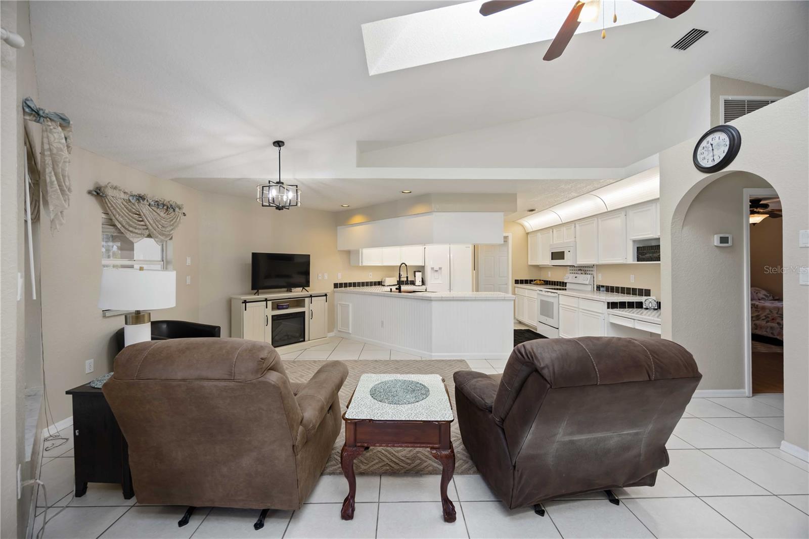 Image 24 of 56 For 23454 Rocket Avenue