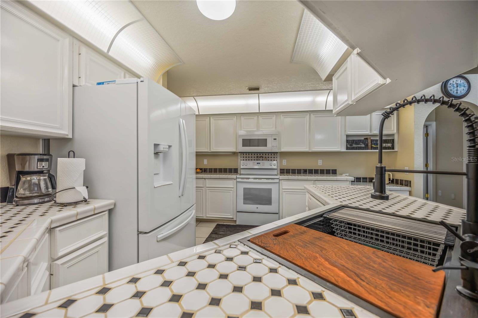 Image 27 of 56 For 23454 Rocket Avenue