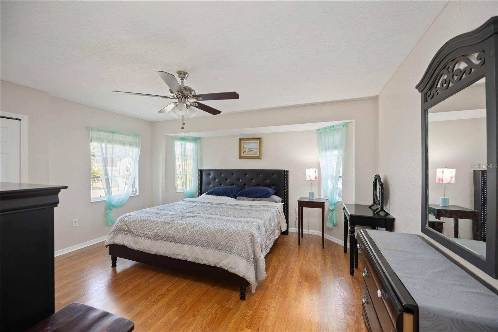 Image 31 of 56 For 23454 Rocket Avenue