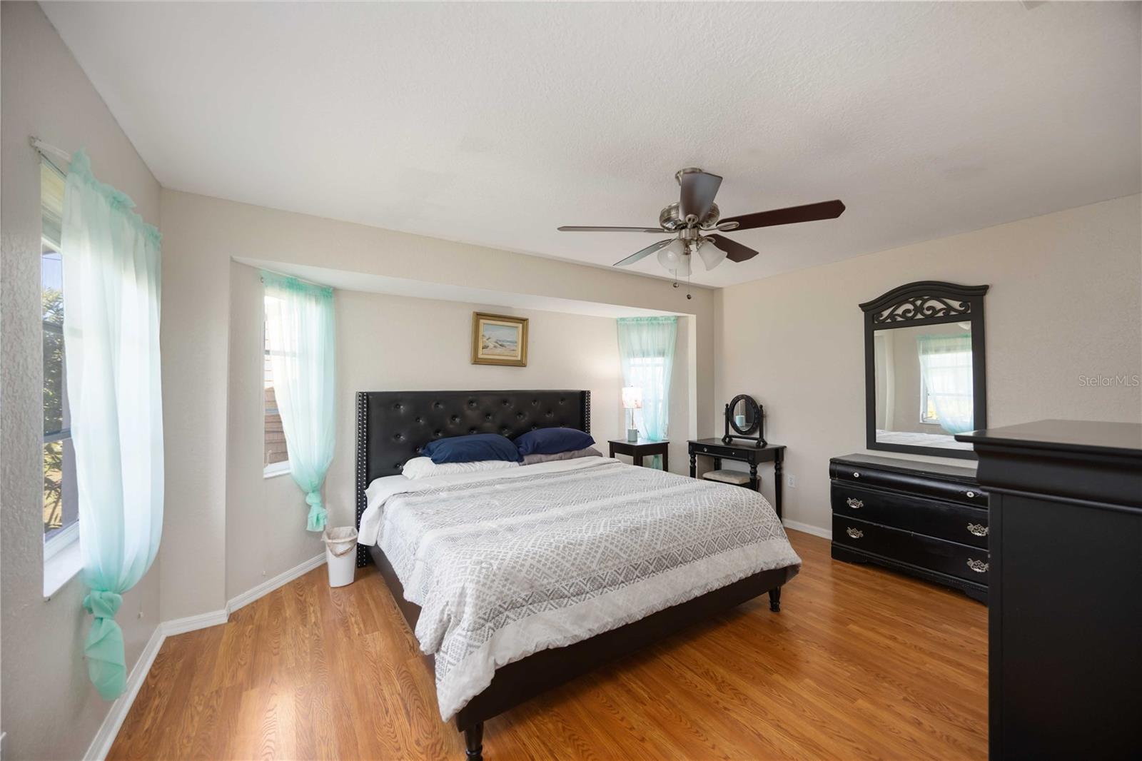 Image 33 of 56 For 23454 Rocket Avenue