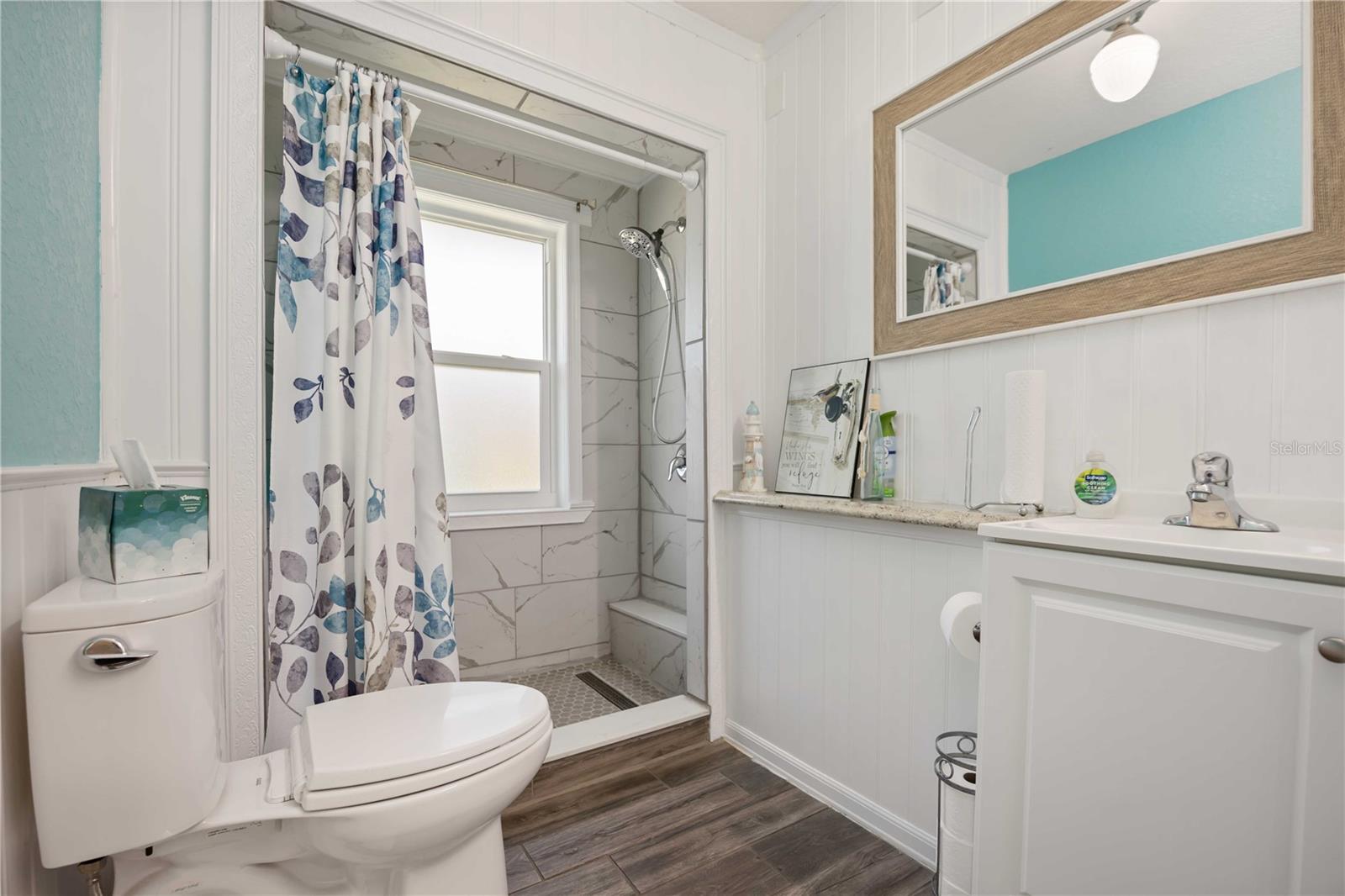 Image 34 of 56 For 23454 Rocket Avenue