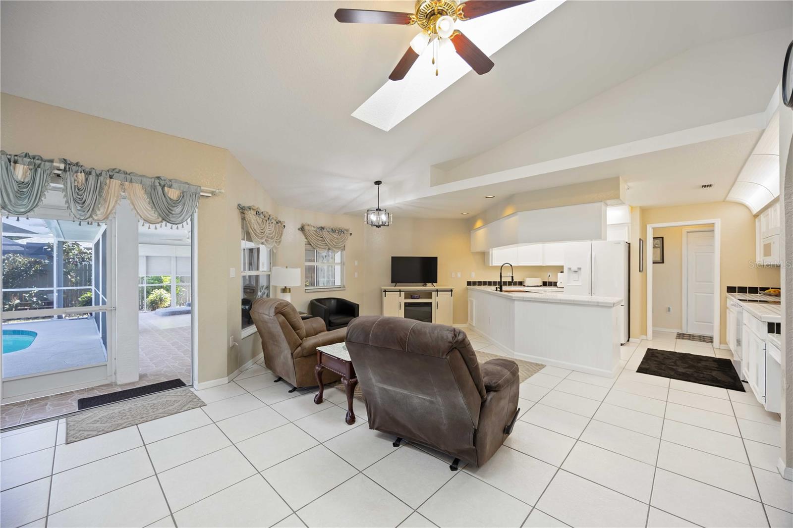 Image 40 of 56 For 23454 Rocket Avenue