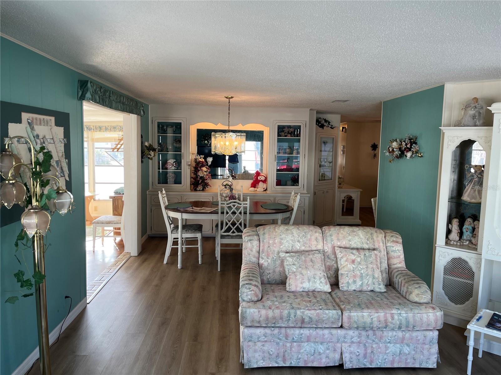 Image 11 of 49 For 518 Cervina Drive N