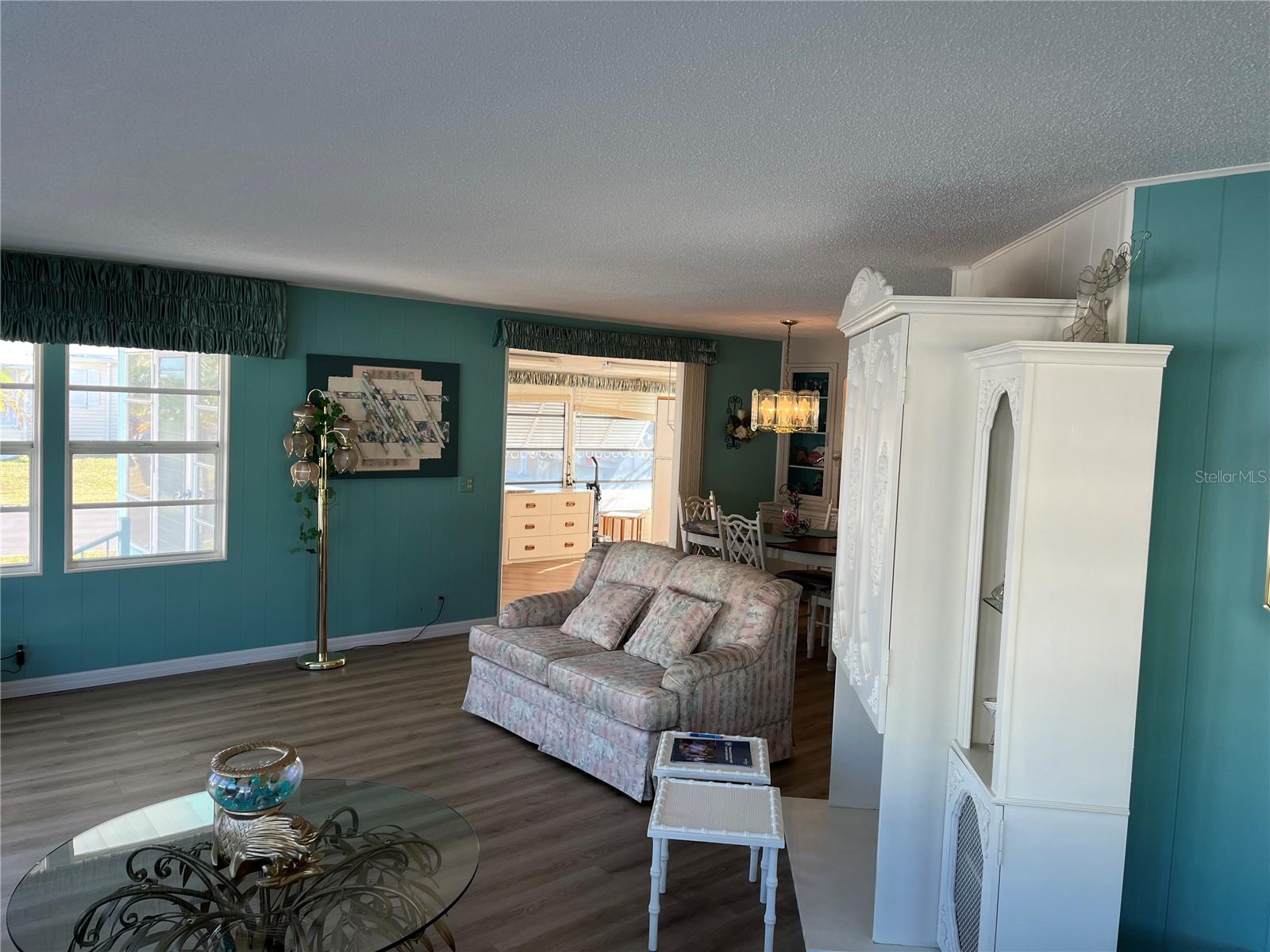 Image 13 of 49 For 518 Cervina Drive N