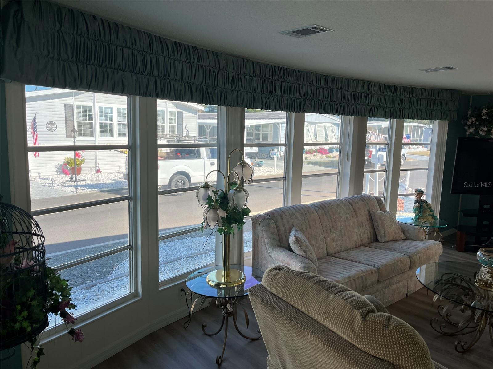 Image 15 of 49 For 518 Cervina Drive N