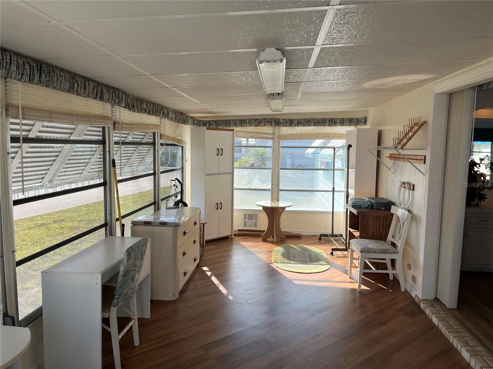 Image 19 of 49 For 518 Cervina Drive N