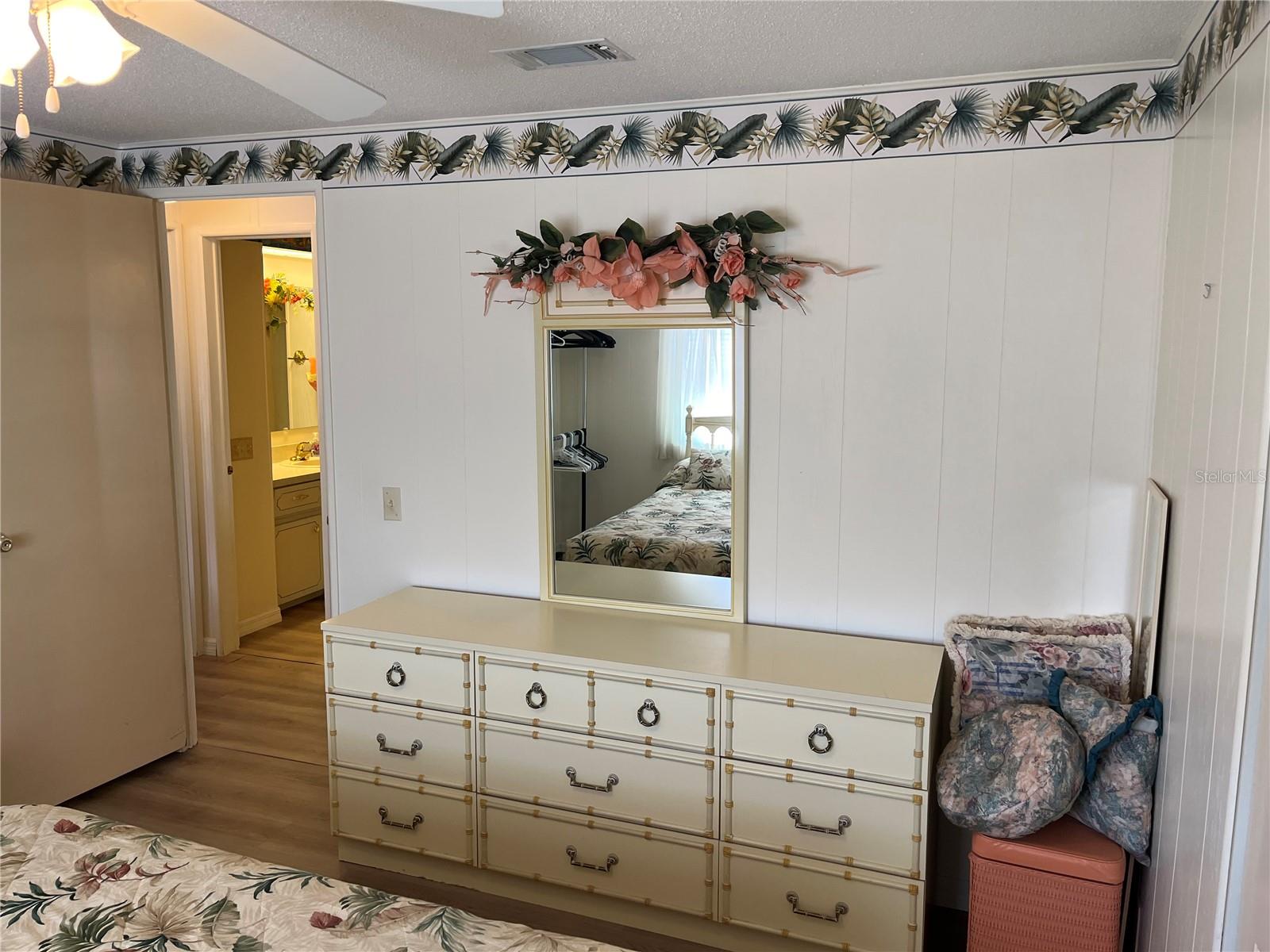 Image 35 of 49 For 518 Cervina Drive N