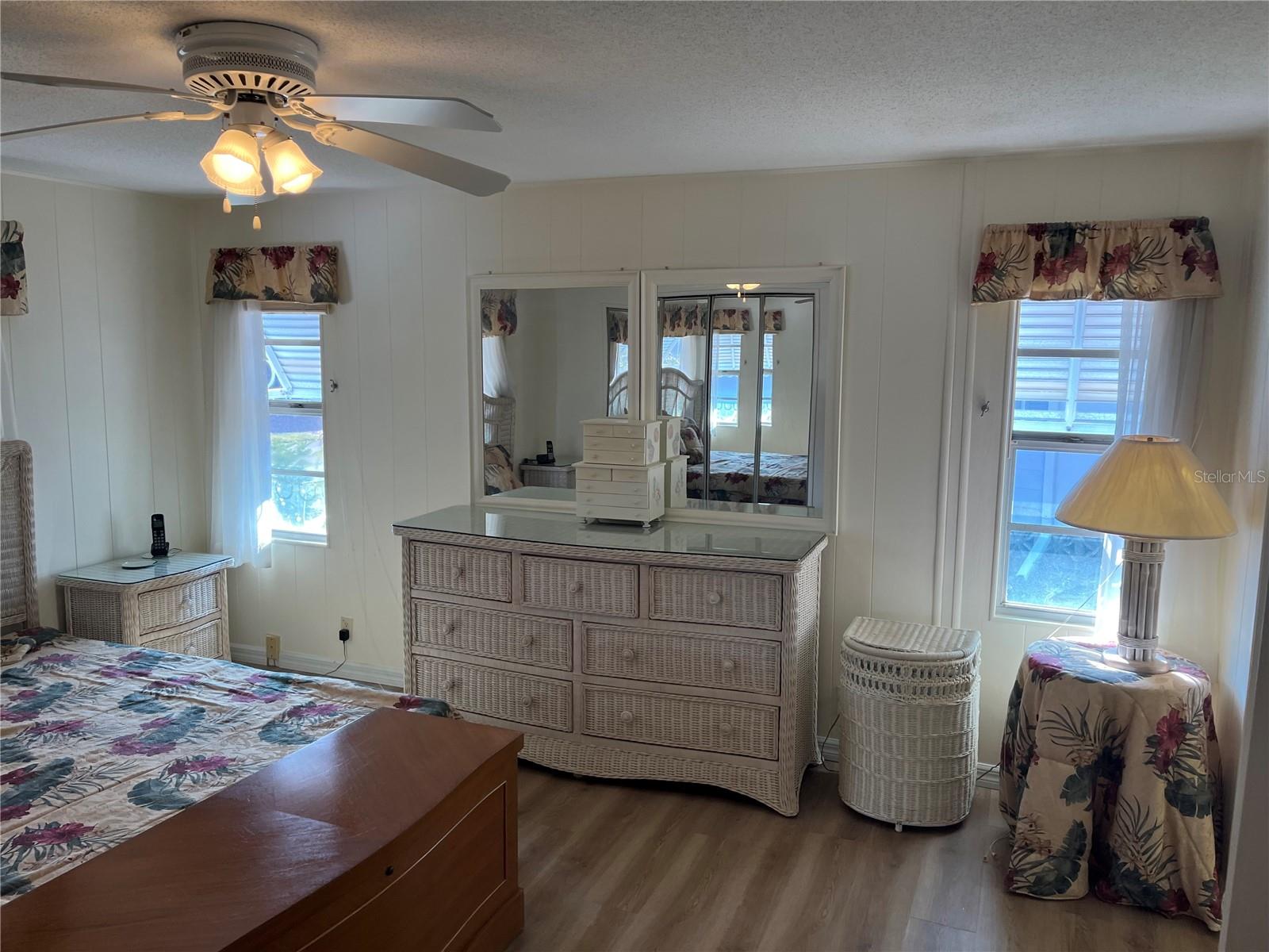 Image 39 of 49 For 518 Cervina Drive N