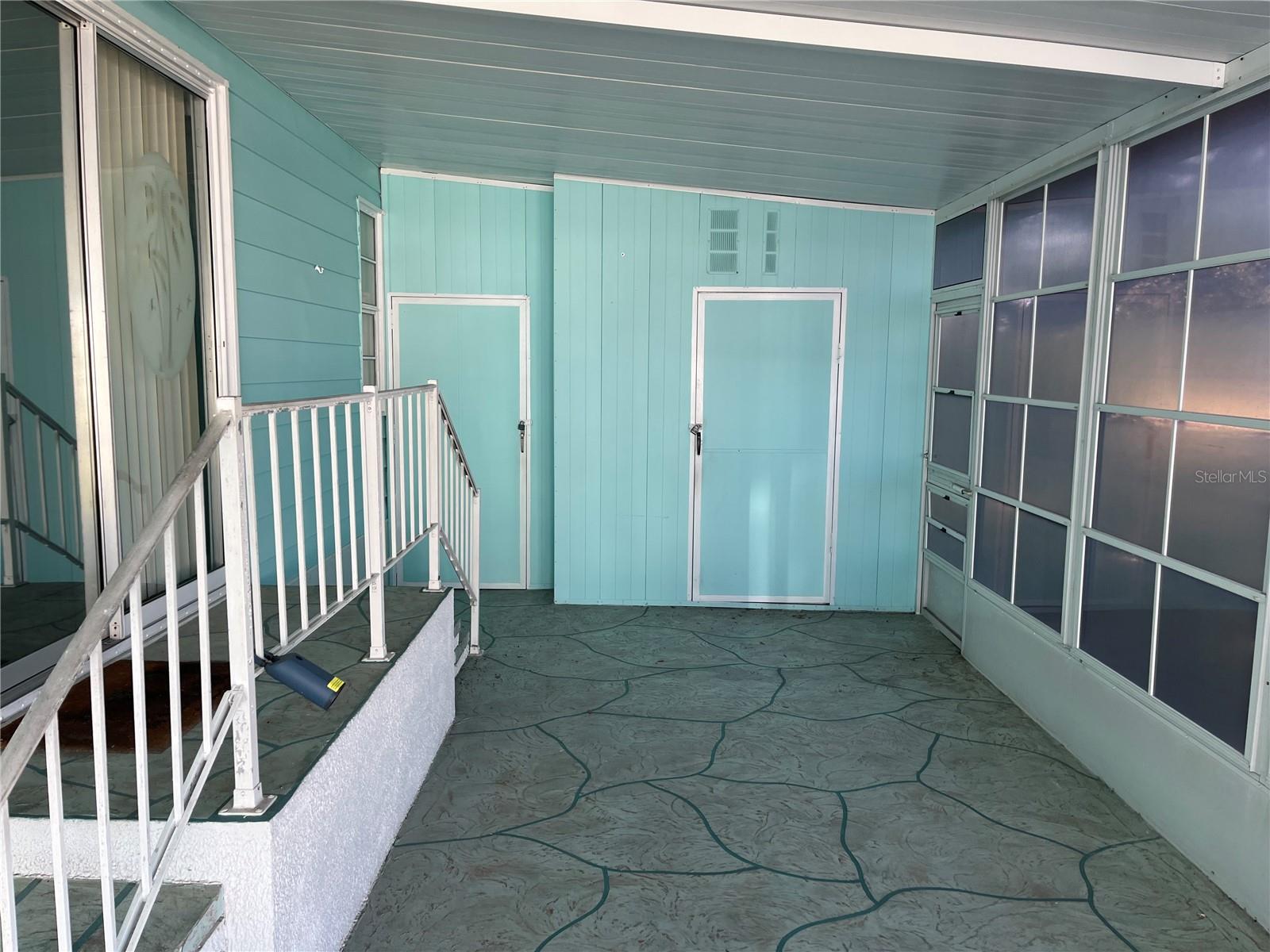 Image 7 of 49 For 518 Cervina Drive N