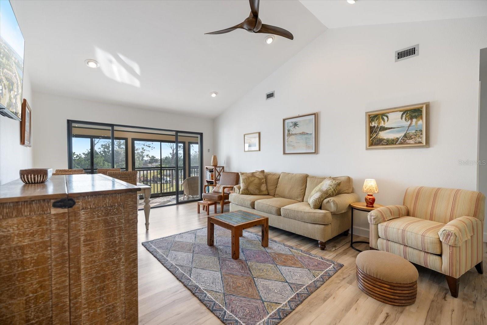 Image 11 of 37 For 1190 Bird Bay Way 309