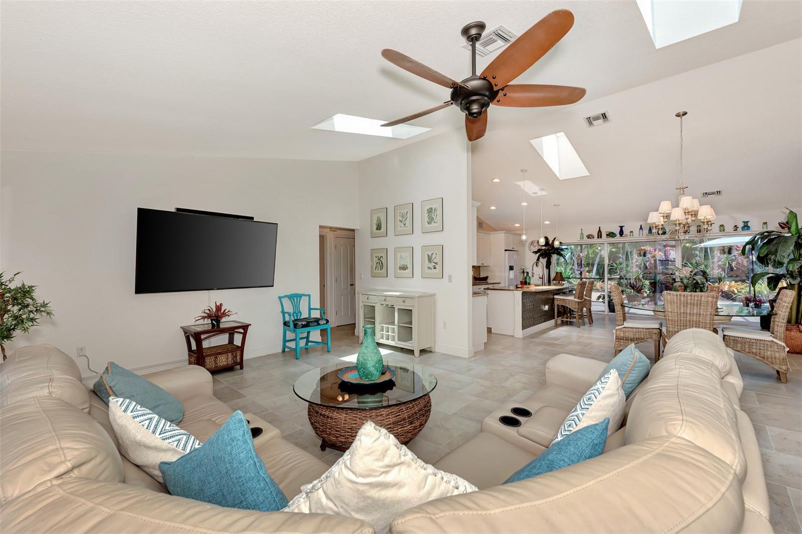 Image 15 of 65 For 8170 Casa De Meadows Drive