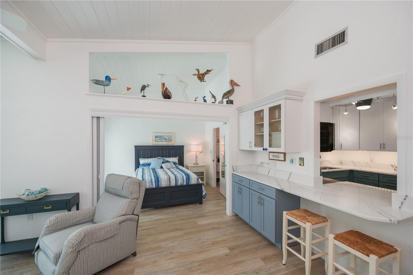 Image 12 of 65 For 907 Gibbs Road 6